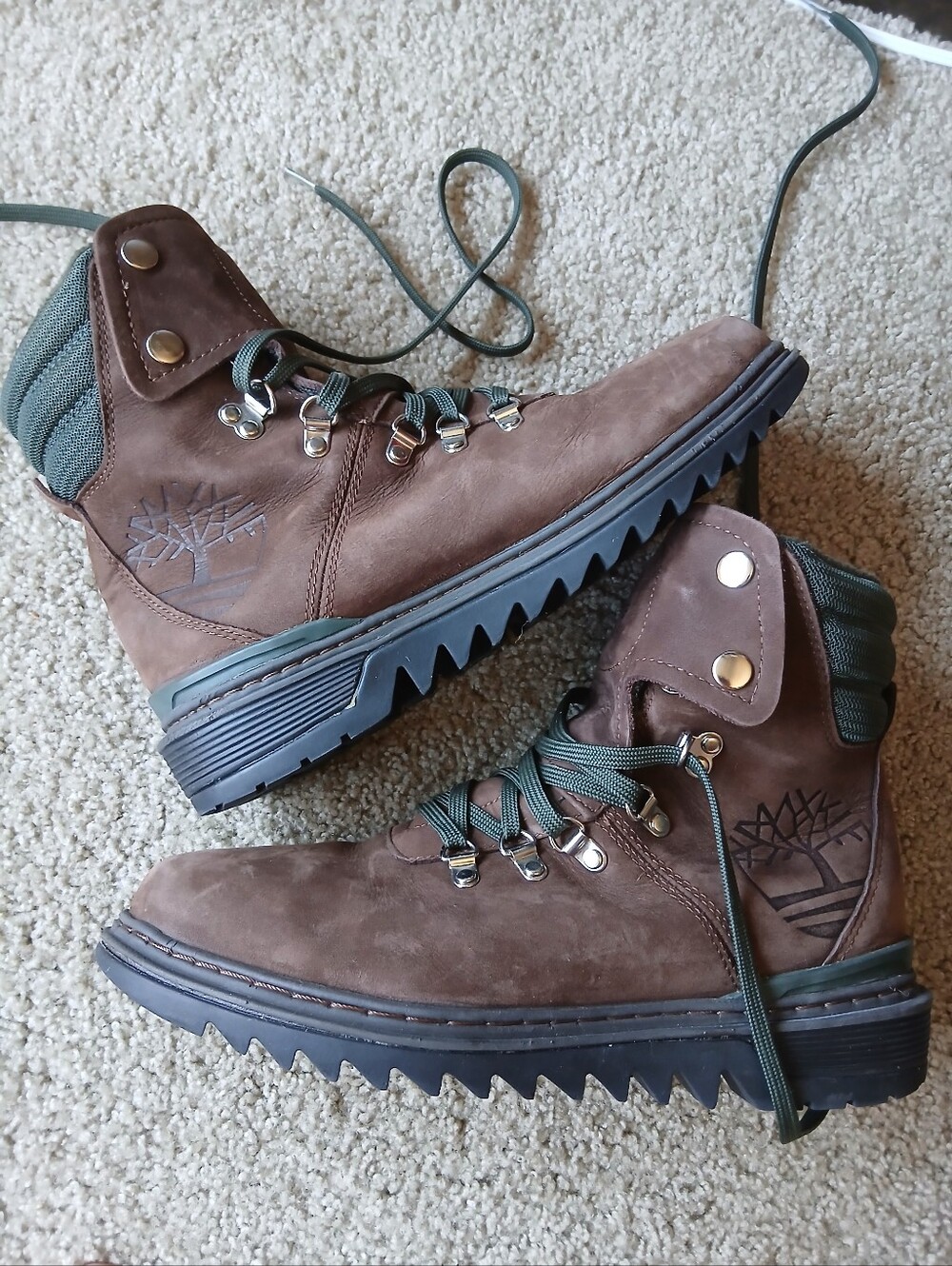 Timberland Brown Suede Hiking Boots - Casual Outdoor Style
